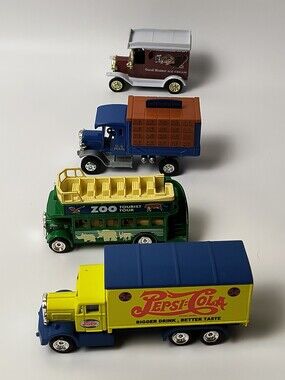 Gold Wheel VTG Set Of 4 Die Cast Yellow & Blue Toy Delivery Truck – Vintage
